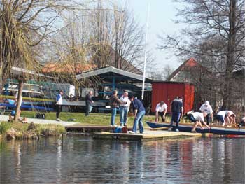 vor dem Ablegender Boote