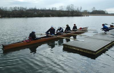 Das erste Boot legt ab.